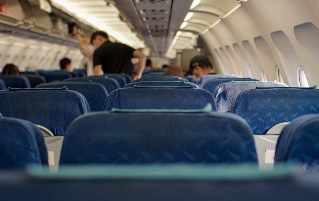 飛行機での移動時におすすめの美容対策は？