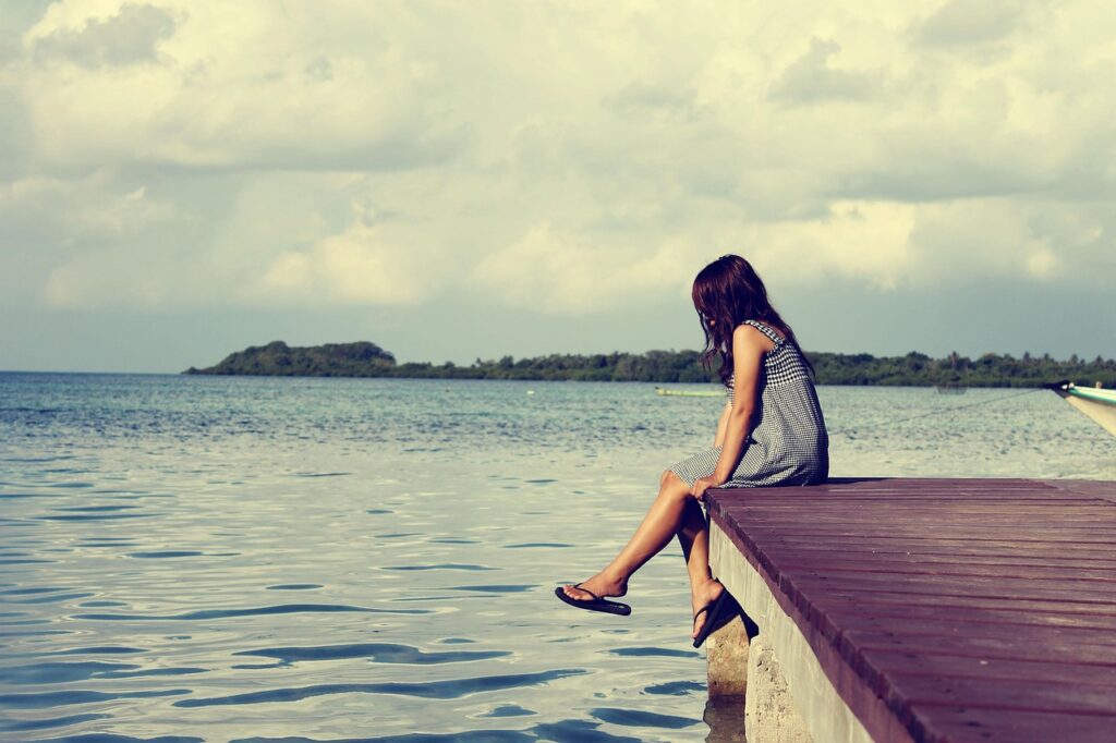女性の一人旅で気をつけるべき注意点は？